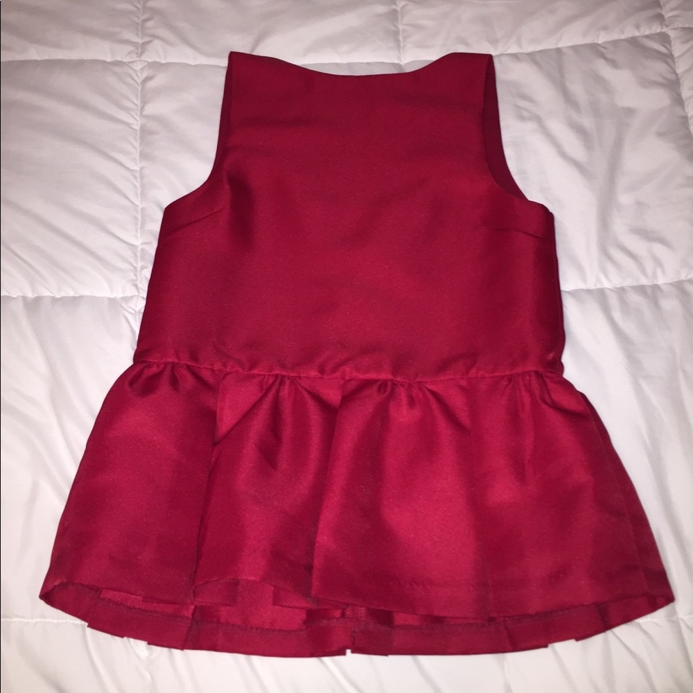 V cut back peplum tank top